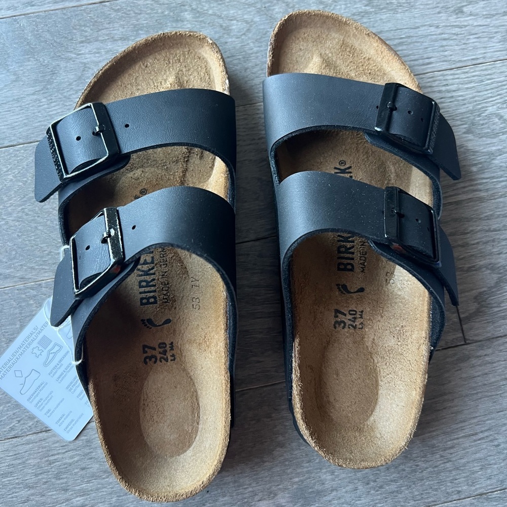 Birkenstock Arizona
Women's Narrow fit